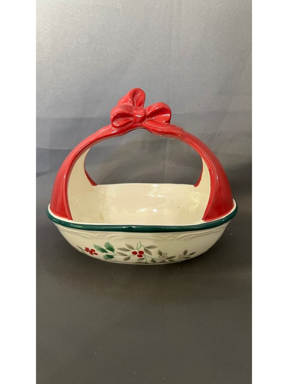 Pfaltzgraff Winterberry Ceramic Basket Bowl With Decorative Handle